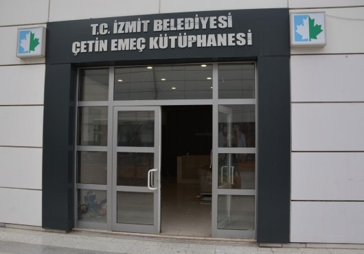 İzmit Belediyesi Çetin Emeç’in ismini kütüphanede yaşatacak