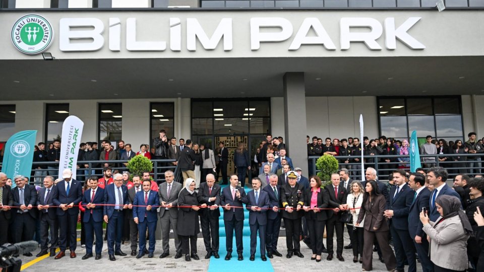 Kocaeli Üniversitesi'ne iki önemli merkez 